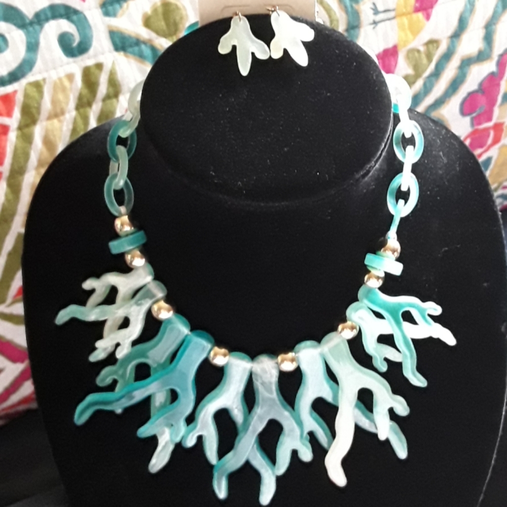 CORAL NECKLACE SET